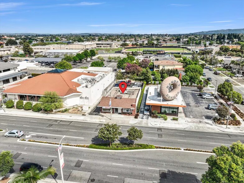 8709 Firestone Blvd, Downey, CA à vendre - Photo de l’immeuble – Image 3 sur 51