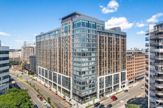 100 Tresser Blvd, Stamford, CT à louer Photo de l’immeuble– Image 1 sur 15