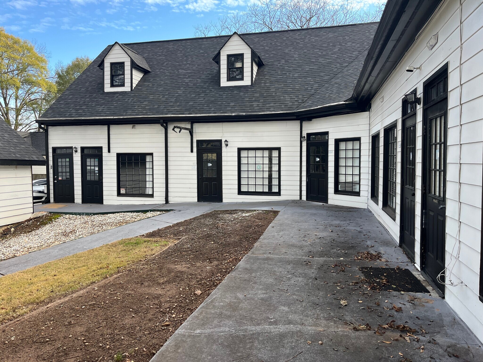 913 Main St, Stone Mountain, GA à louer Photo principale– Image 1 sur 12