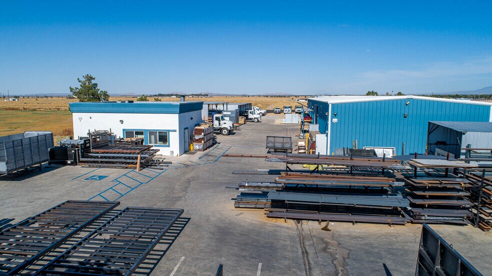 39006 20th St E, Palmdale, CA à louer - Photo de l’immeuble – Image 3 sur 37