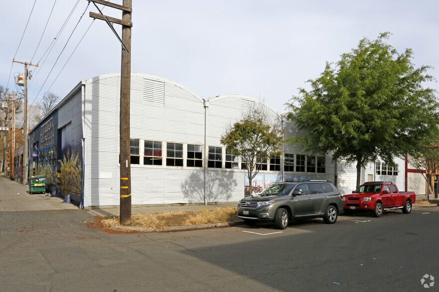 948 17th St, Sacramento, CA à vendre - Photo de l’immeuble – Image 2 sur 2