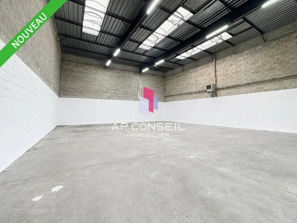 Local d’activités dans Élancourt à louer Photo intérieure– Image 1 sur 6