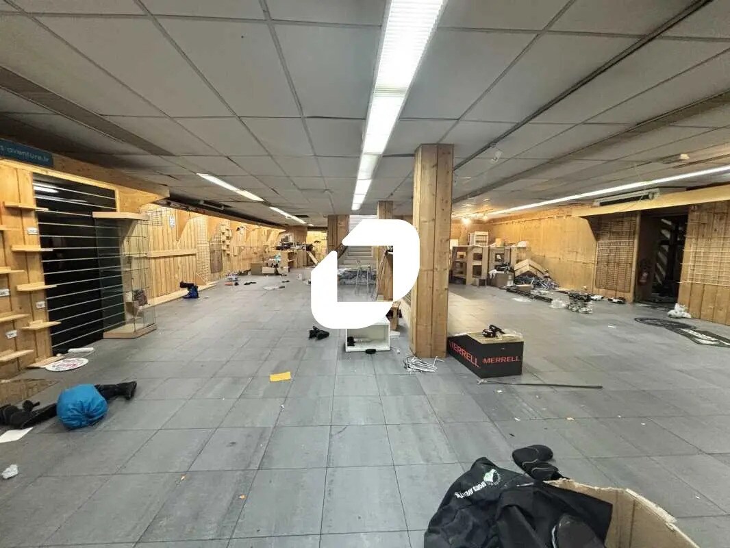 Local commercial dans Bordeaux à louer Photo intérieure– Image 1 sur 11