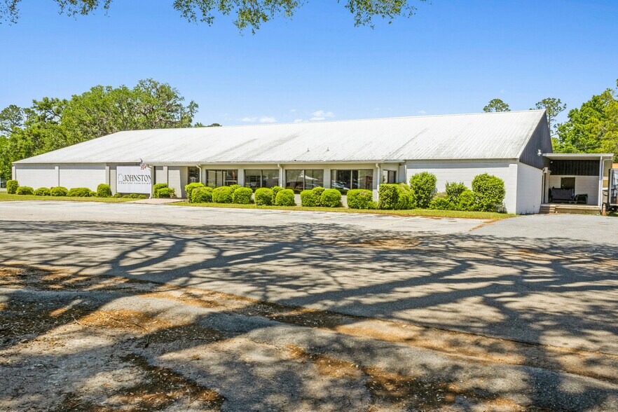 903 Suwannee Ave NW, Branford, FL à louer - Photo de l’immeuble – Image 2 sur 9