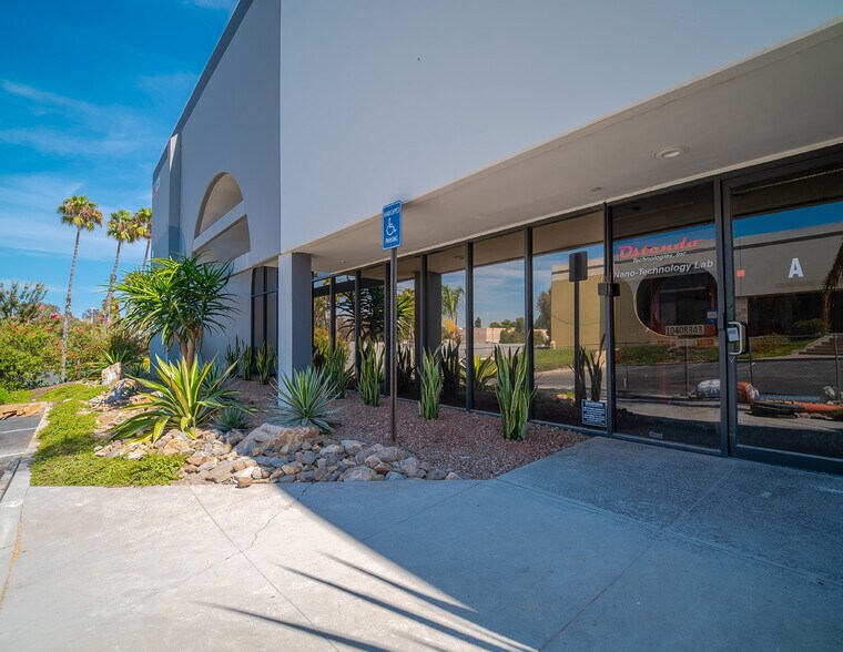 6231 Yarrow Dr, Carlsbad, CA à louer - Photo de l’immeuble – Image 3 sur 9