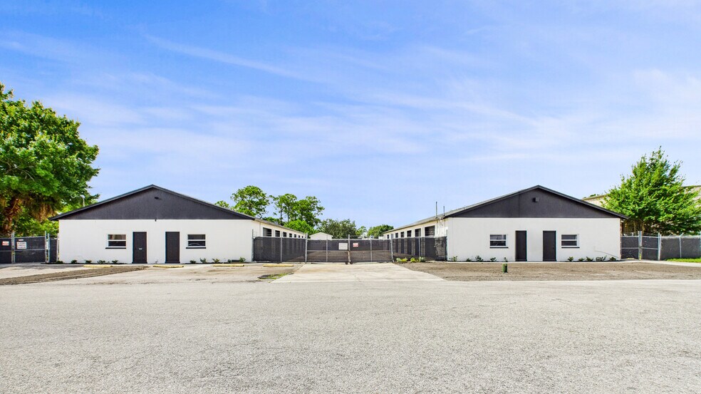 7731 Industrial Rd, Melbourne, FL à vendre - Photo de l’immeuble – Image 1 sur 18