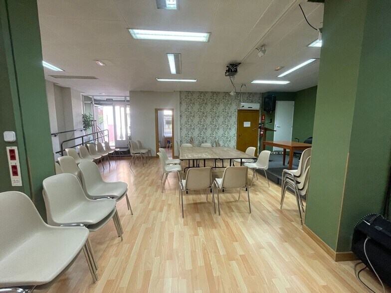 Local commercial dans Laguna de Duero à vendre - Photo intérieure – Image 1 sur 16