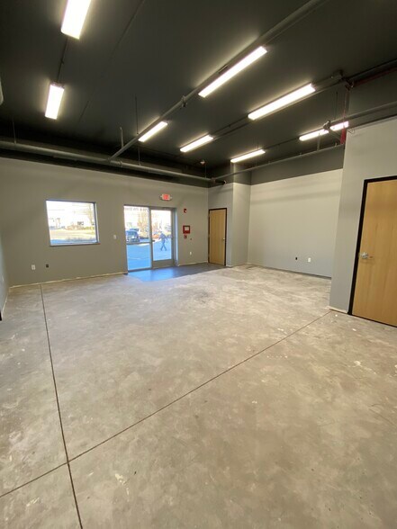 750 N 17th St, St Charles, IL à louer - Photo de l’immeuble – Image 2 sur 7