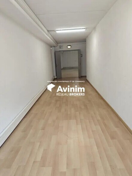 Local d’activités dans Le Broc à louer - Photo intérieure – Image 2 sur 8