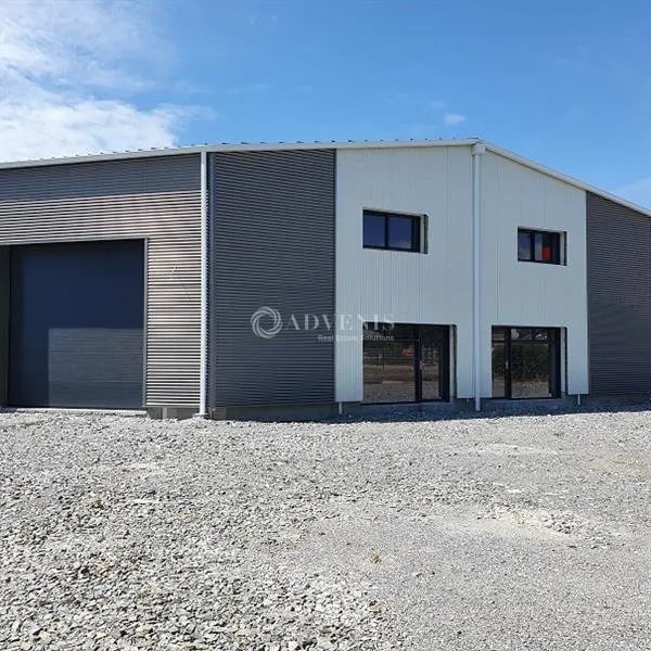 Plus de détails pour Local d'activités à louer