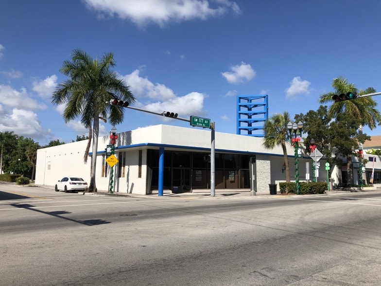 204 N Krome Ave, Homestead, FL à vendre - Photo de l’immeuble – Image 3 sur 12