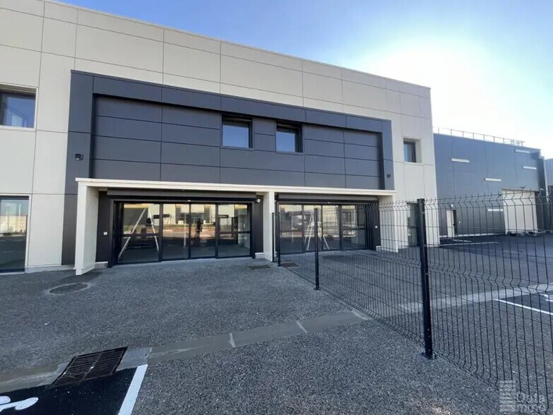 Industriel/Logistique dans Le Mesnil-Amelot à louer - Photo de l’immeuble – Image 3 sur 10