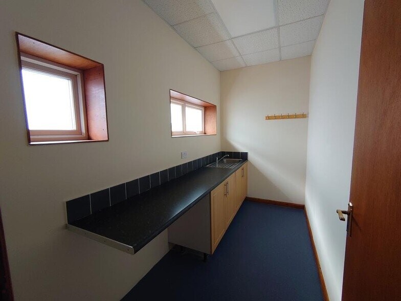5 Brunel Rd, Totton à louer - Photo de l’immeuble – Image 2 sur 5