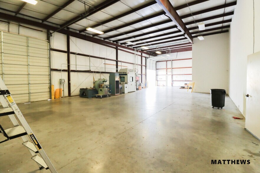 27610 Commerce Oaks Dr, The Woodlands, TX à louer - Photo de l’immeuble – Image 2 sur 3