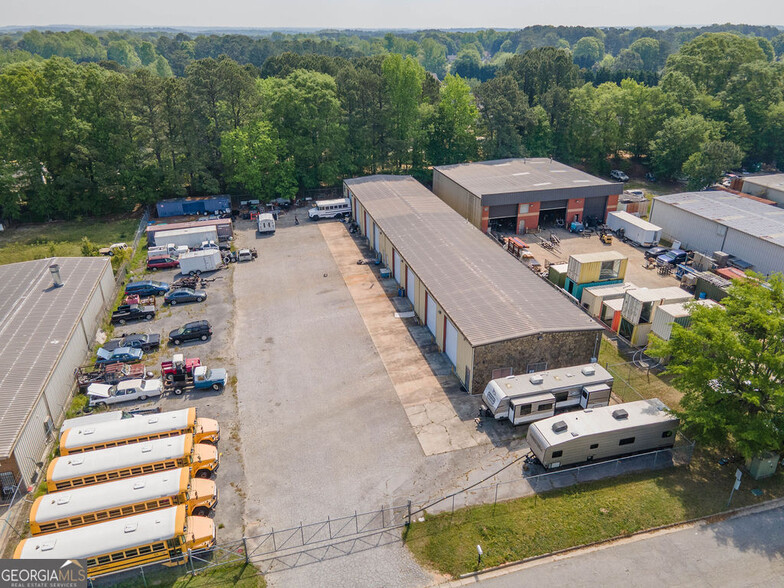 215 Industrial Way, Fayetteville, GA à vendre - Aérien – Image 1 sur 8