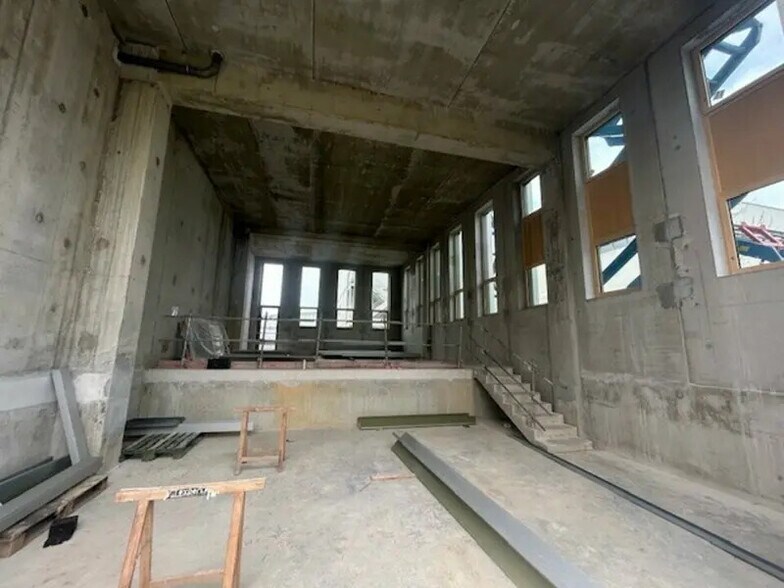 Local d’activités dans Bordeaux à louer - Photo de la construction – Image 1 sur 24