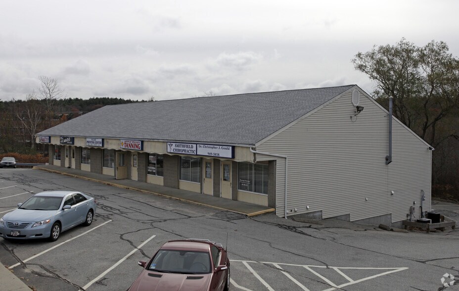466 Putnam Pike, Greenville, RI à louer - Photo principale – Image 2 sur 6