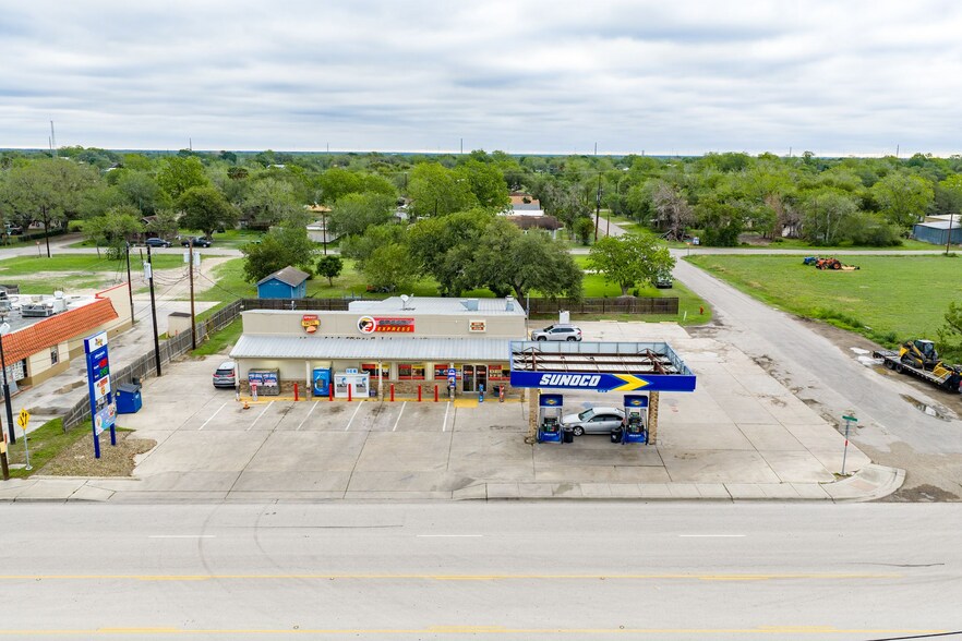 208 N 8th St, Skidmore, TX à vendre - Photo principale – Image 1 sur 4
