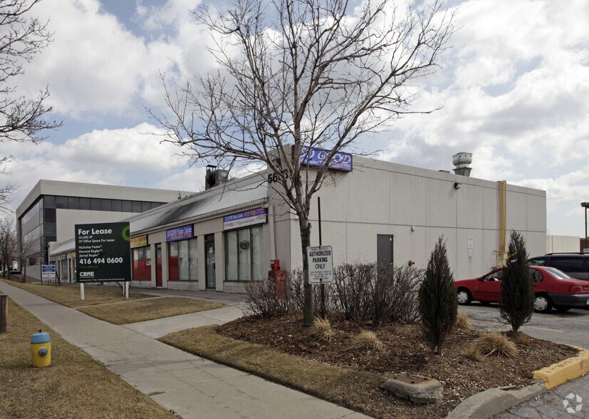 5633 Finch Ave, Toronto, ON à vendre - Photo de l’immeuble – Image 3 sur 6