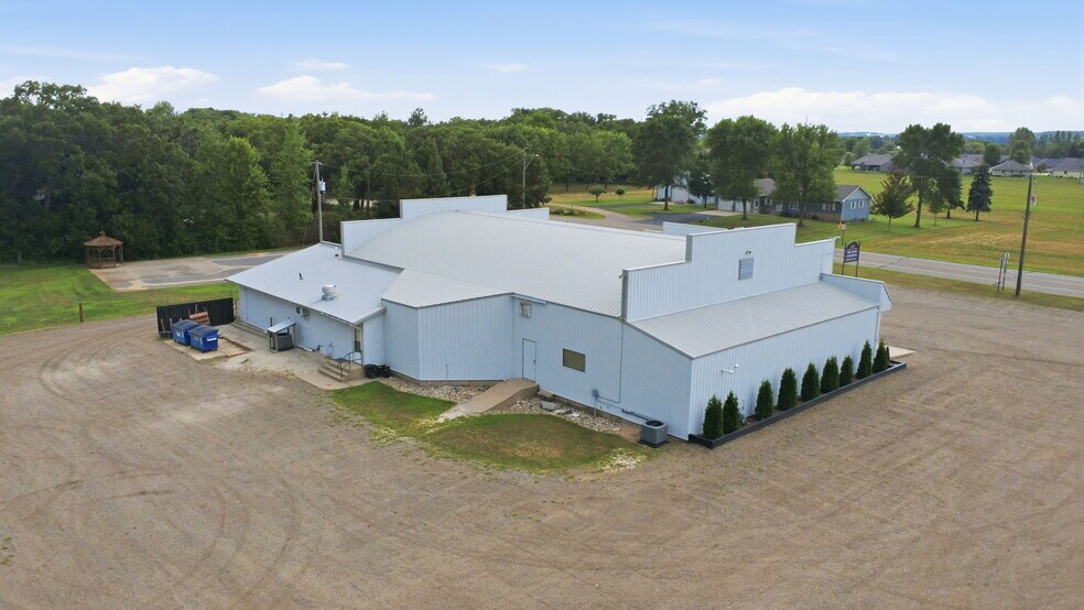 691 S Main St W, Richmond, MN à vendre - Photo de l’immeuble – Image 3 sur 40
