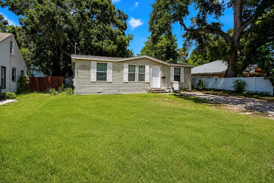 791 35th Ave S, Saint Petersburg, FL à vendre - Photo principale – Image 1 sur 1