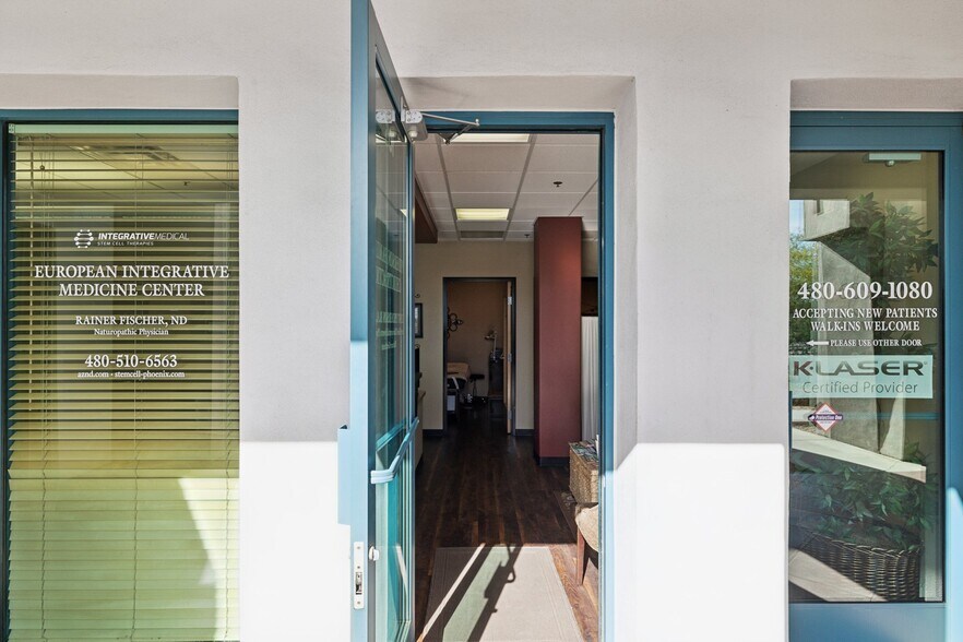 11111 N Scottsdale Rd, Scottsdale, AZ à vendre - Photo de l’immeuble – Image 3 sur 22