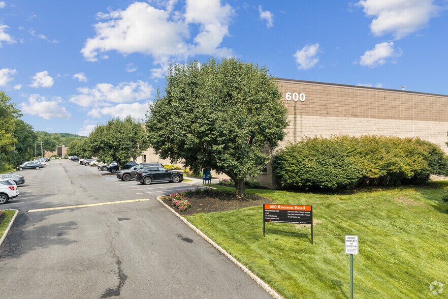 600 Ryerson Rd, Lincoln Park, NJ à louer - Photo de l’immeuble – Image 1 sur 26