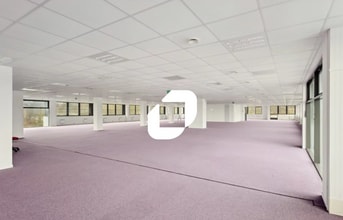 Bureau dans Bruyères-le-Châtel à louer Photo intérieure– Image 2 sur 4