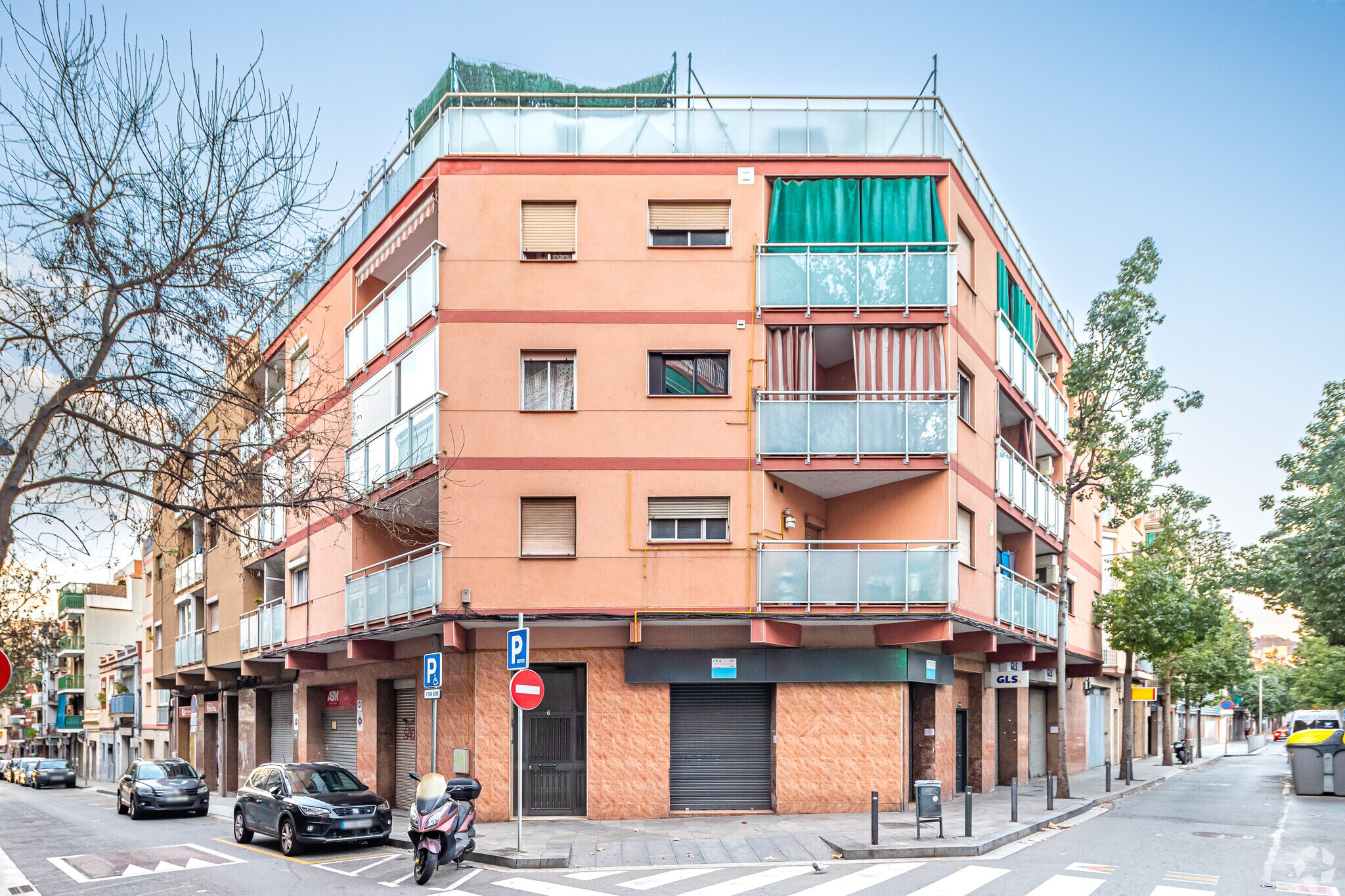 Local commercial dans Santa Coloma de Gramenet, Barcelona à louer Photo principale– Image 1 sur 5