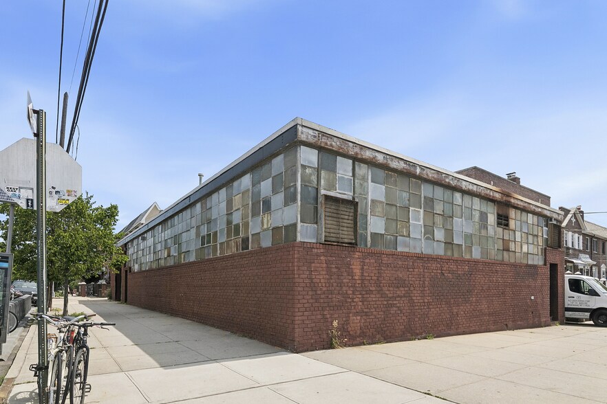 4601 28th Ave, Astoria, NY à vendre - Photo de l’immeuble – Image 3 sur 6