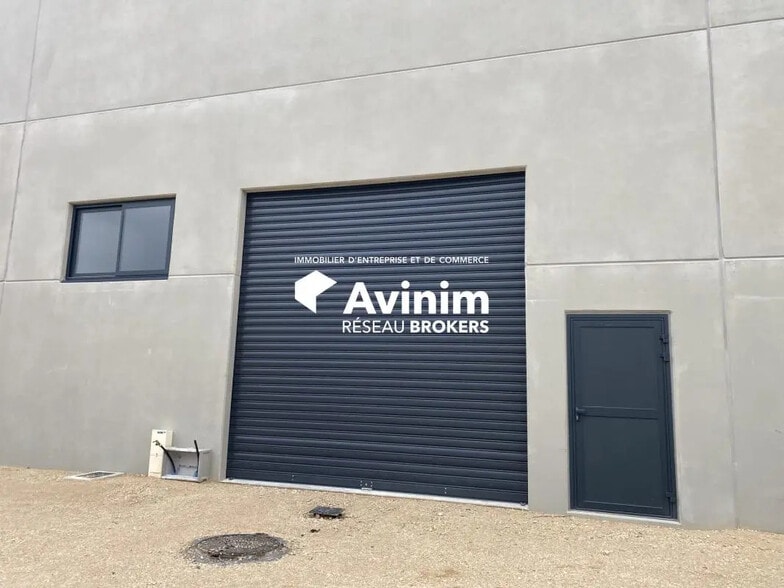 Industriel/Logistique dans Montauroux à louer - Photo de l’immeuble – Image 3 sur 7