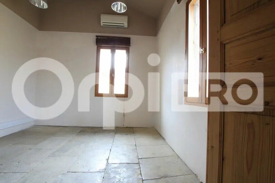 Bureau dans Vauvert à vendre - Photo de l’immeuble – Image 3 sur 6