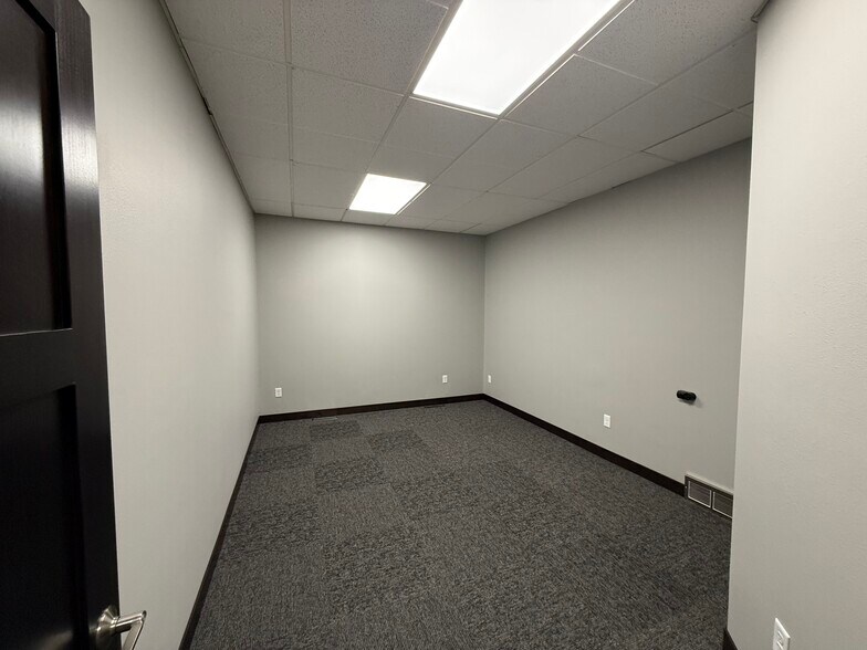 646 Front St, Casselton, ND à louer - Photo de l’immeuble – Image 3 sur 12