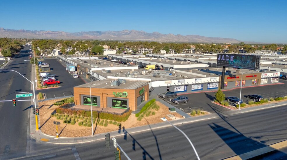 3871 S Valley View Blvd, Las Vegas, NV à louer - Photo principale – Image 1 sur 7