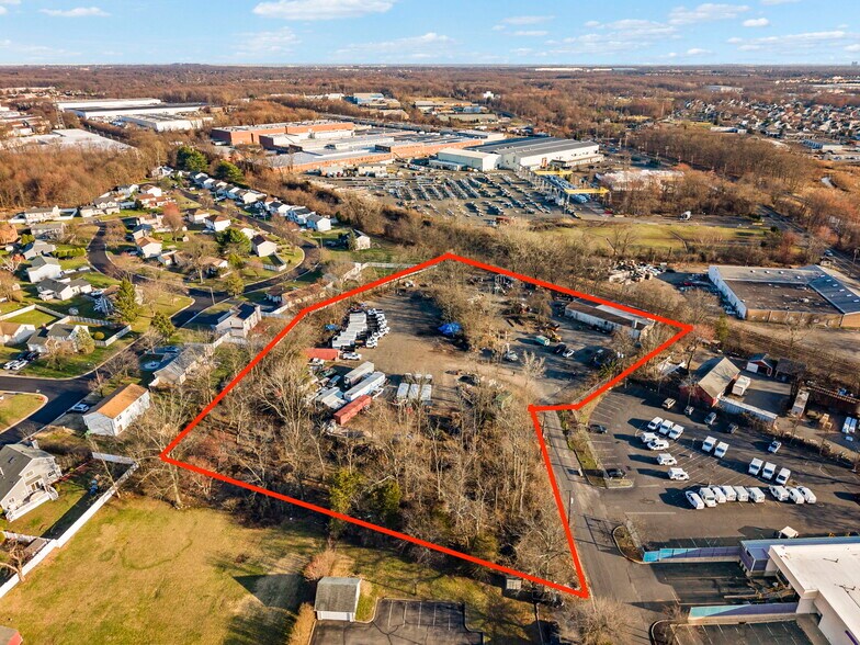 128 Oak Tree Ave, South Plainfield, NJ à vendre - Photo de l’immeuble – Image 2 sur 21
