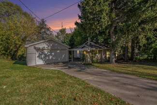 Plus de détails pour 1005 E Front St, Buchanan, MI - Spécialisé à vendre