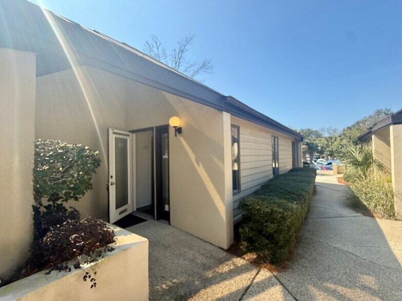 109 Wappoo Creek Dr, Charleston, SC à louer - Photo de l’immeuble – Image 2 sur 7