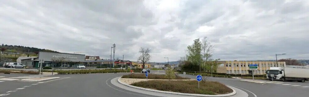 Local d’activités dans Cusset à louer - Photo de l’immeuble – Image 2 sur 5
