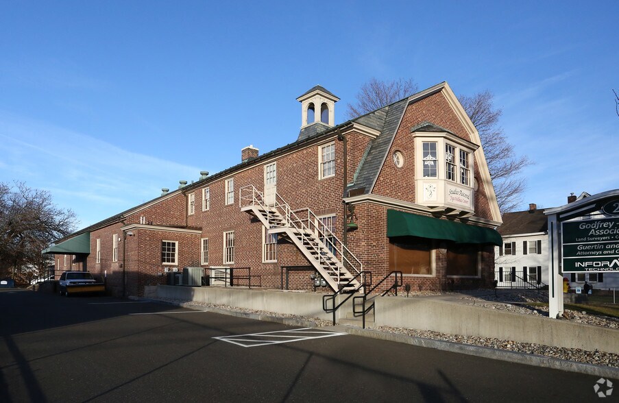 26 Broadway, North Haven, CT à louer - Photo de l’immeuble – Image 3 sur 4