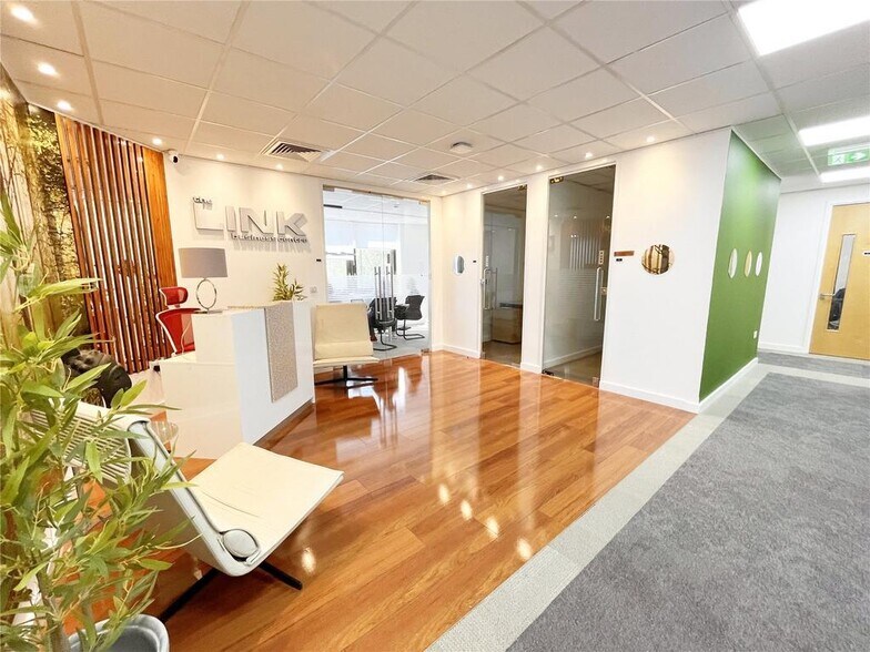 8 Madeira Ave, Leigh On Sea à louer - Photo de l’immeuble – Image 3 sur 21