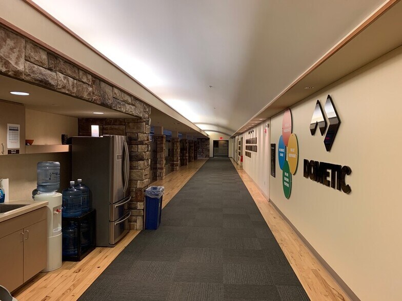 1120 N Main St, Elkhart, IN à louer - Photo intérieure – Image 3 sur 10