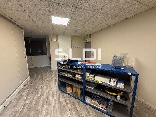 Plus de détails pour Bureau à louer