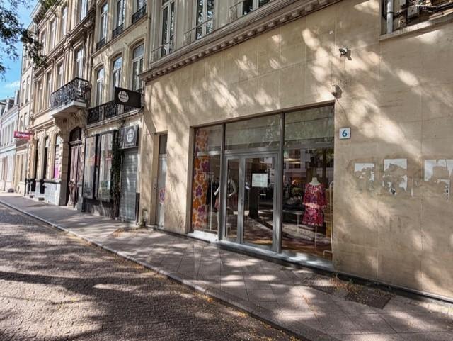 Plus de détails pour Local commercial à louer