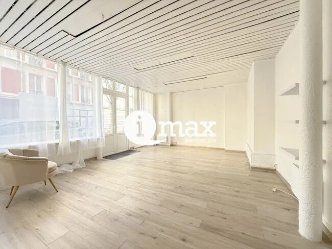 Plus de détails pour Local commercial à louer