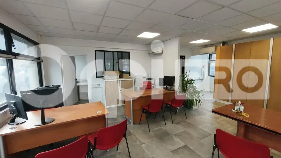 Local commercial dans Villeneuve-le-Roi à louer - Photo intérieure – Image 3 sur 8