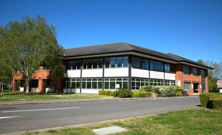 Occam Rd, Guildford à louer - Photo de l’immeuble – Image 1 sur 3
