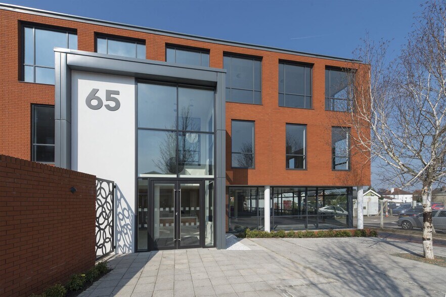 65 High St, Egham à louer - Photo de l’immeuble – Image 2 sur 19