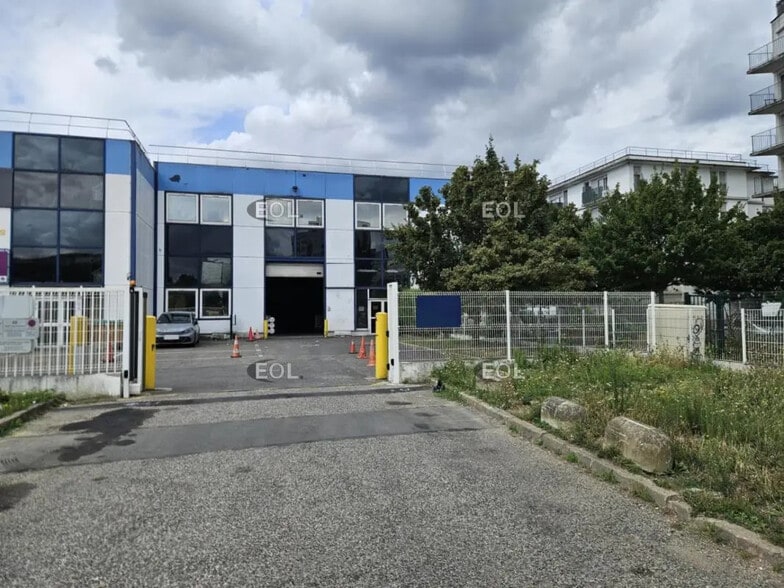 Industriel/Logistique dans Vitry-sur-Seine à louer - Photo de l’immeuble – Image 1 sur 11