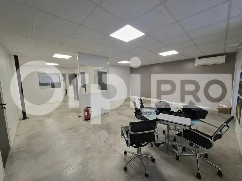 Local d’activités dans Reims à louer - Photo intérieure – Image 1 sur 12