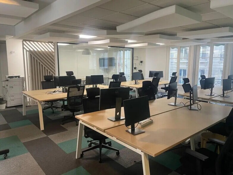 10 Rue Des Messageries, Paris à louer - Photo de l’immeuble – Image 3 sur 11